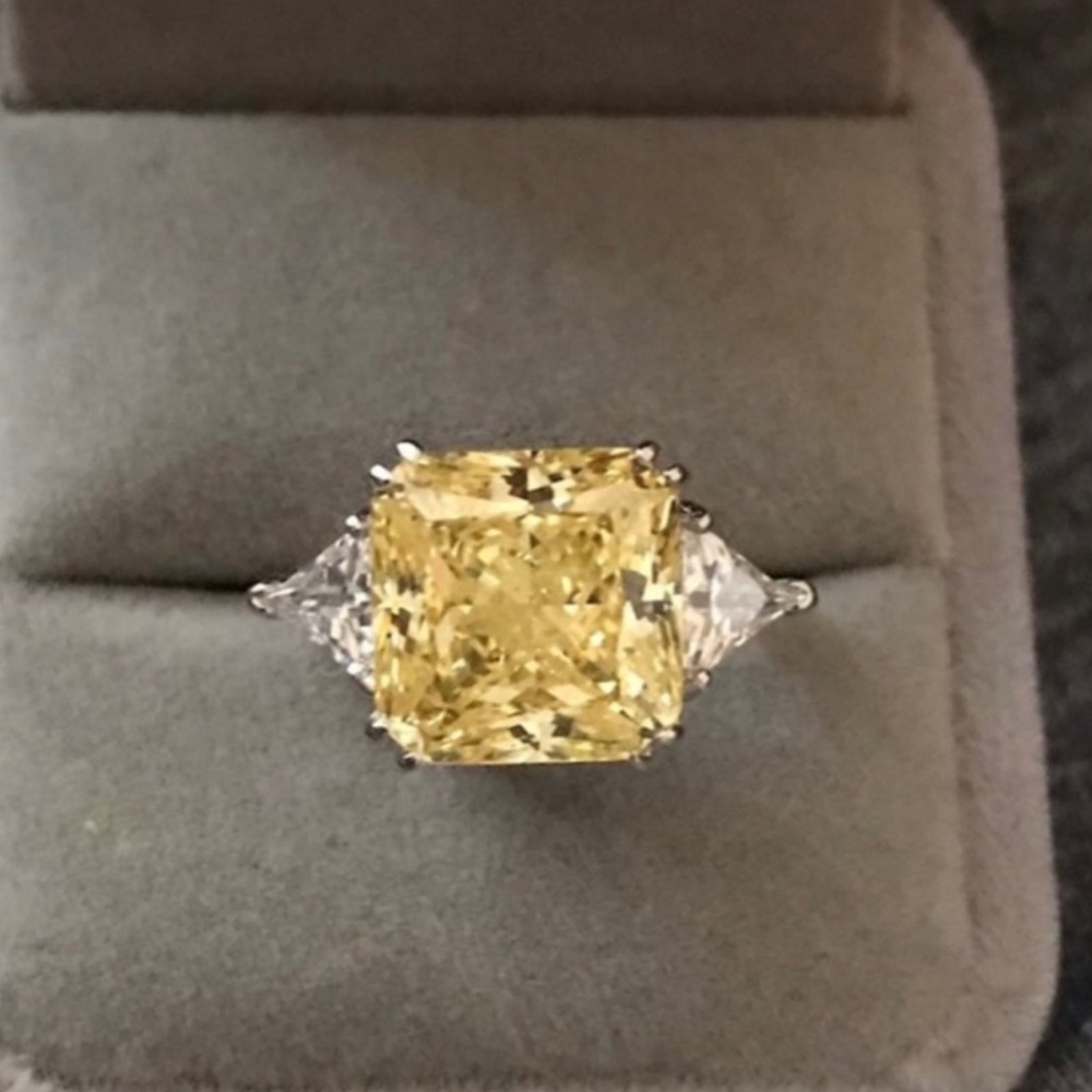 18k 6.5ct Canary Ring - Picture 4 of 15